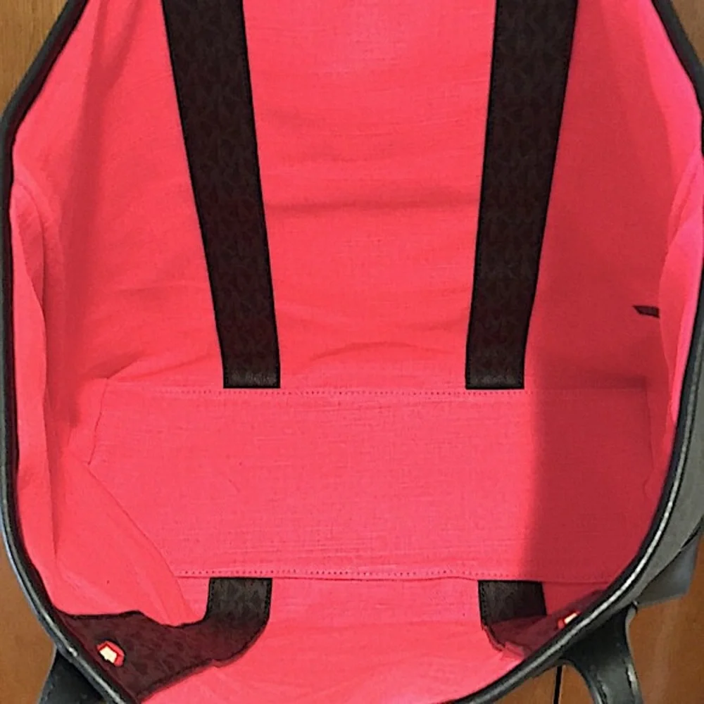 NWT Michael Kors LG. Black Coated Canvas  Eva Tote Bag with Pink/White Stripes - Picture 5 of 8